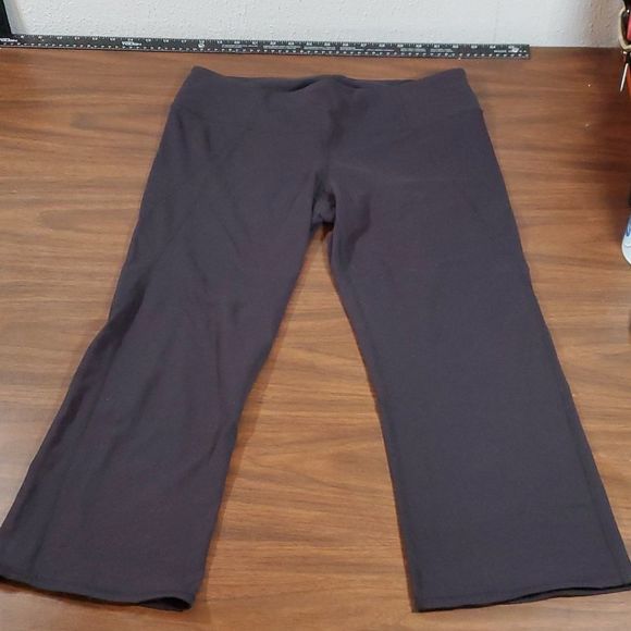 Athleta Womens Power Ananda Capri Athletic Cropped Pants #268553 Black Size Med - Picture 2 of 14